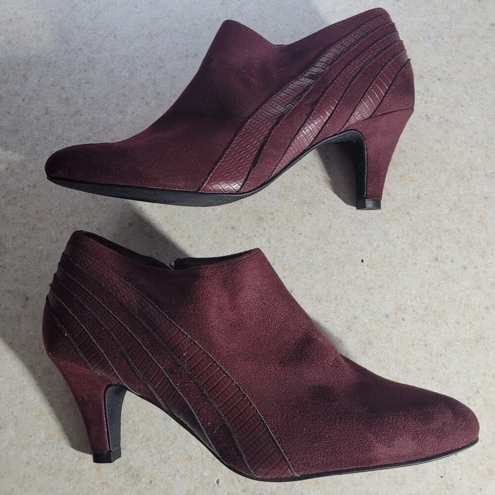 Burgundy Faux Suede Ankle Booties 6.5 Side Zip Pleated Heel Dress Boots Wine